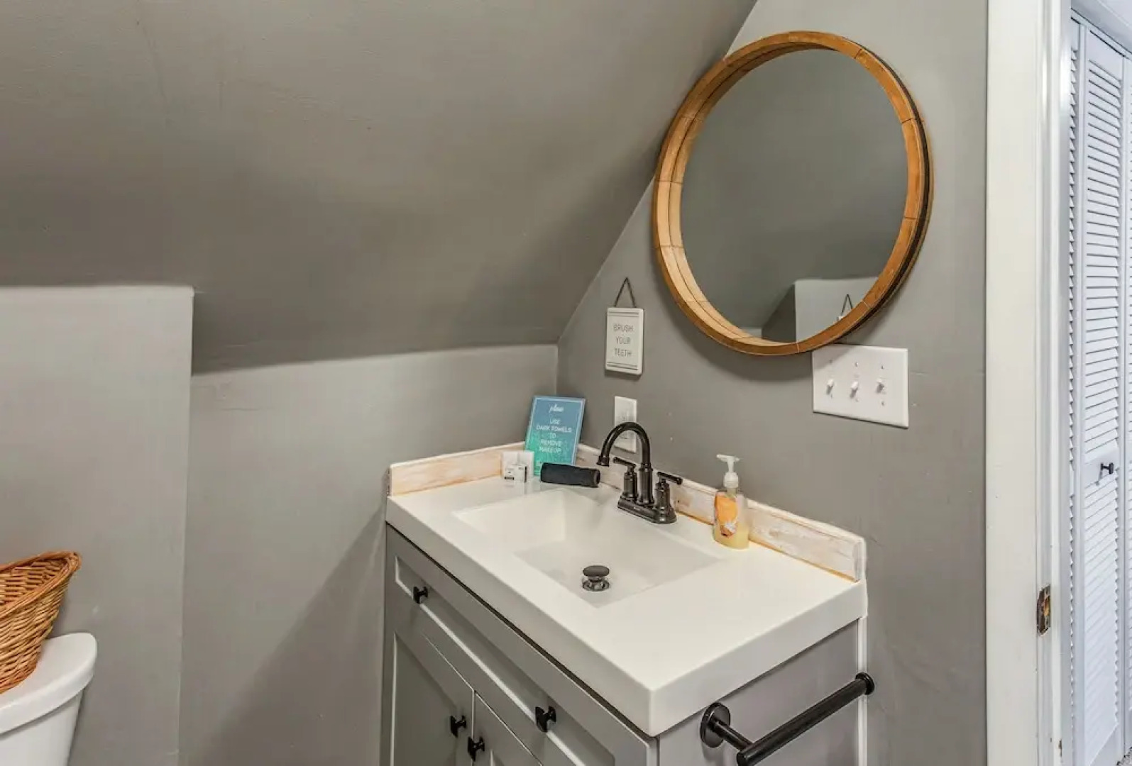 Gorgeous OIB Escape w/ Dock & Canal View!