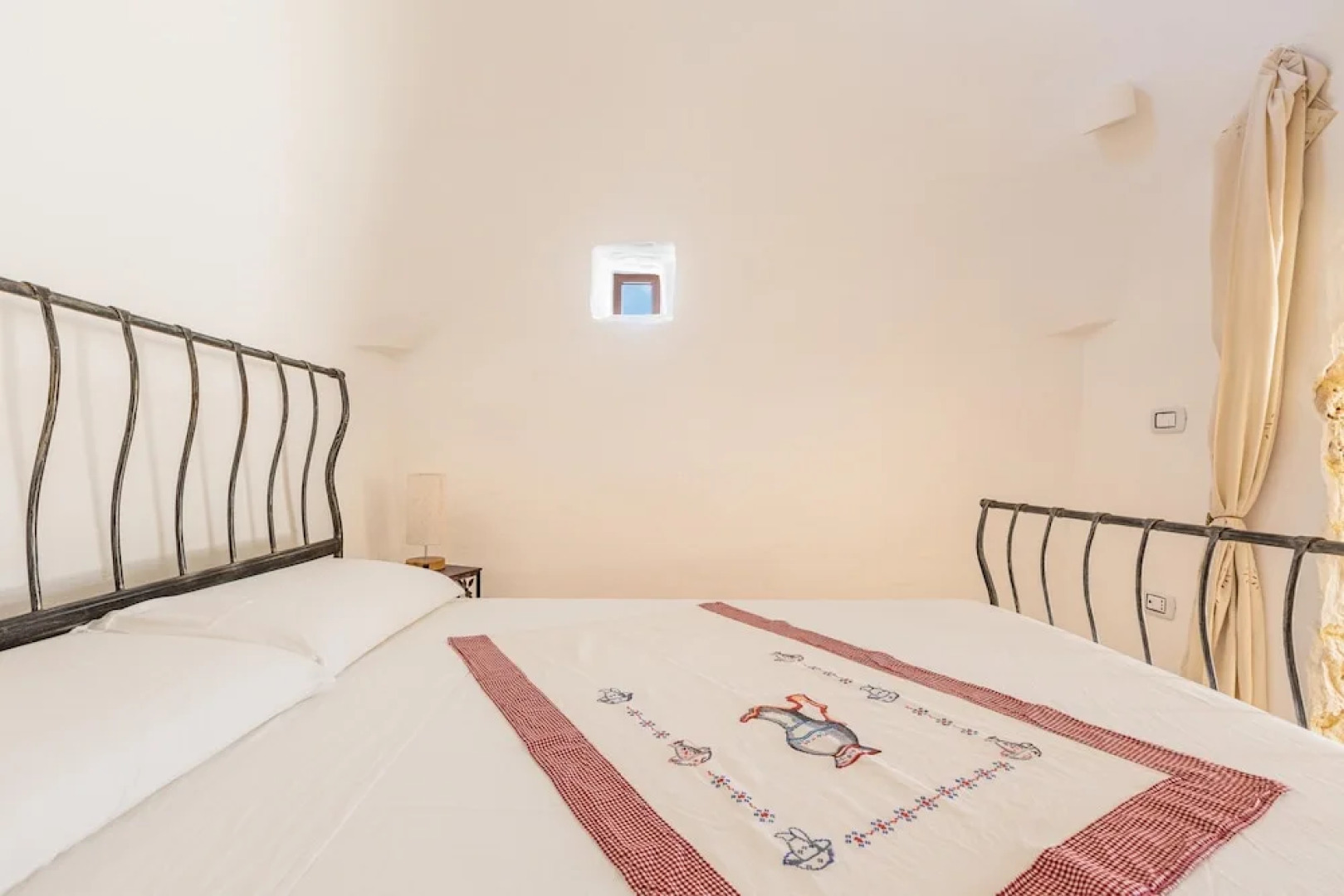 3619 Trulli Contecavallo by Perle di Puglia