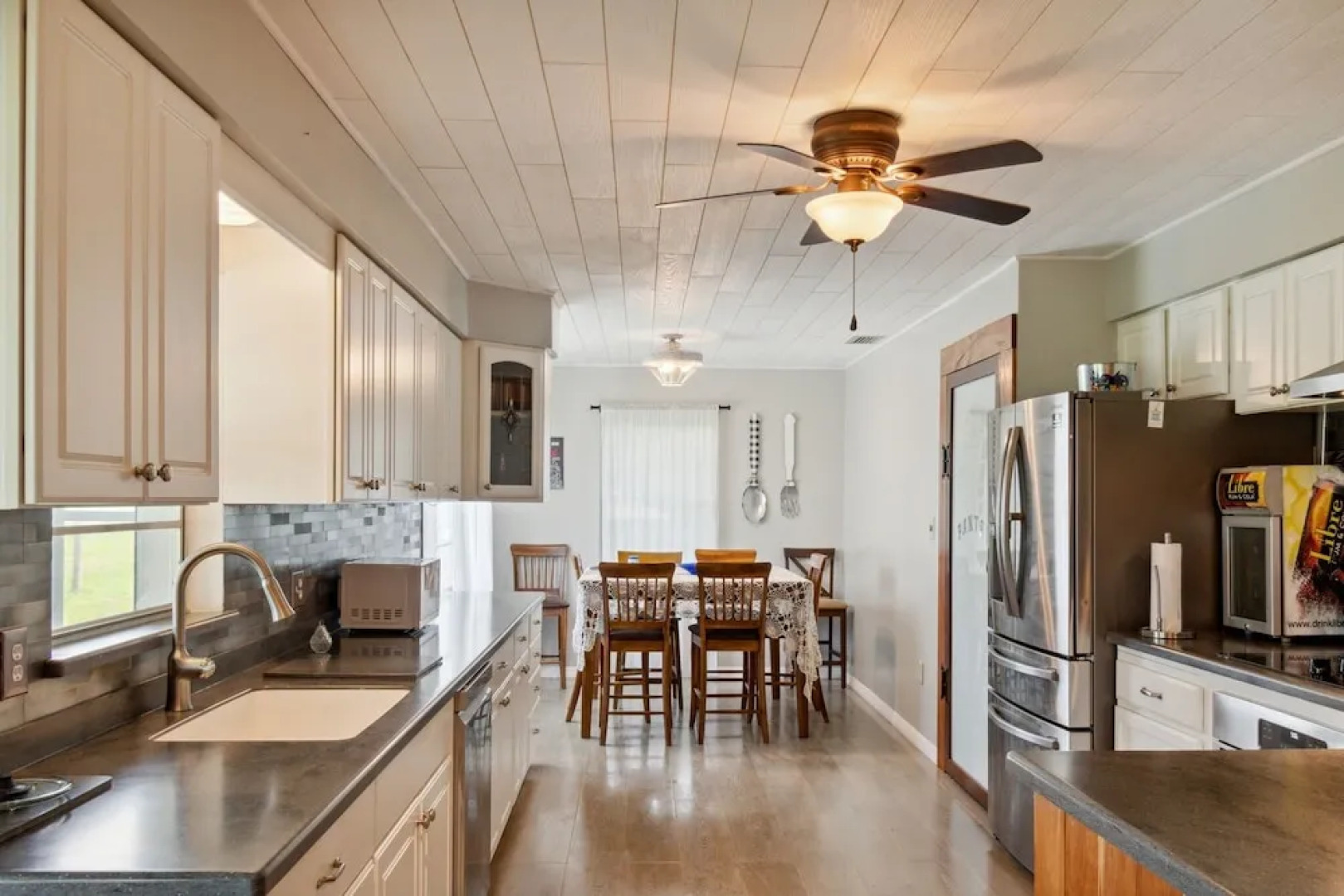 The Lake Home - Beautiful Oasis In The Heart Of Florida! 2 Bedroom Home by RedAwning