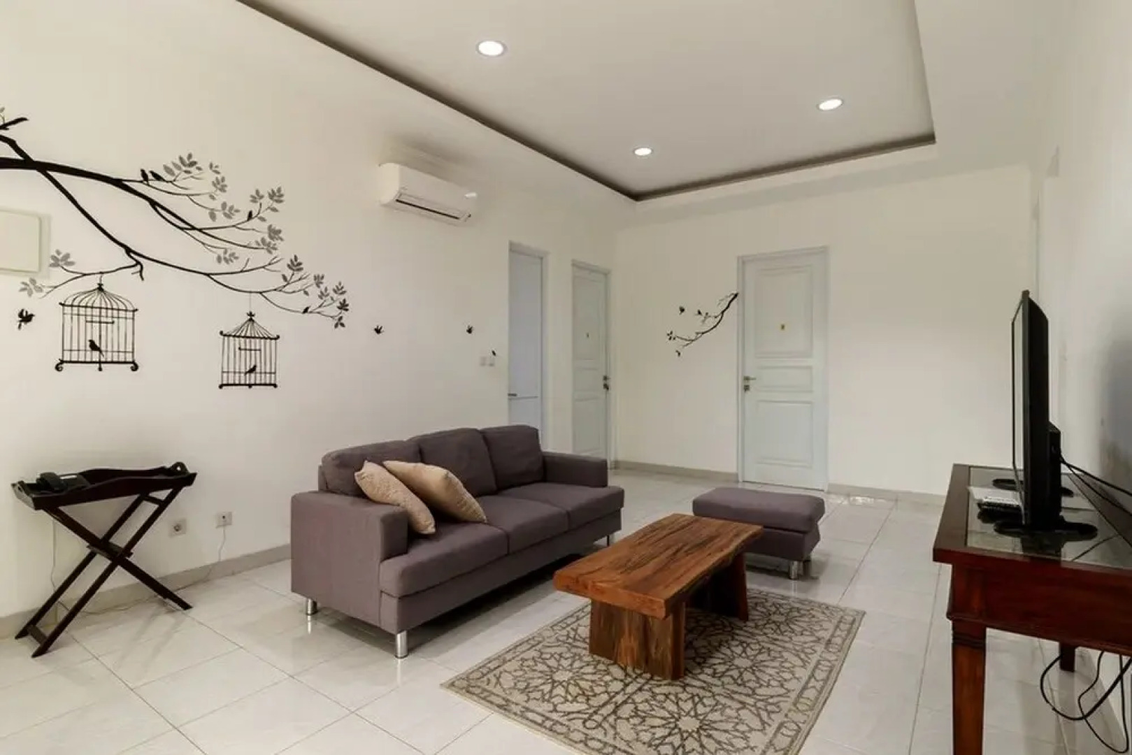 RedDoorz Plus near Exit Toll Puncak 2