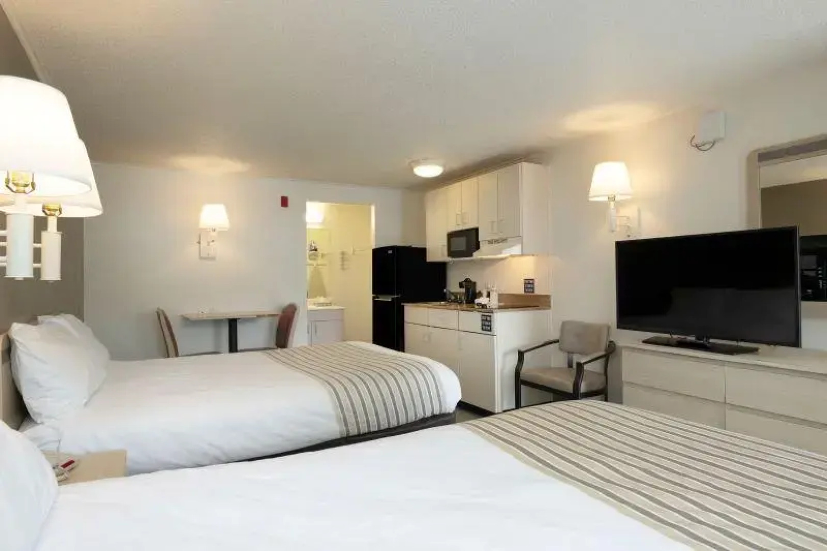 Suburban Studios Mentor - Cleveland Northeast