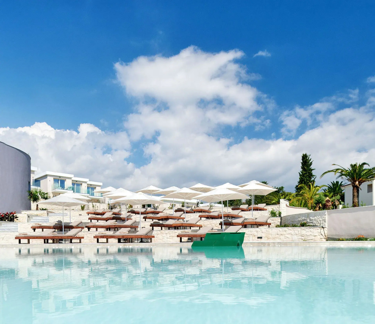 Alexandra Elegance Bridging Generations