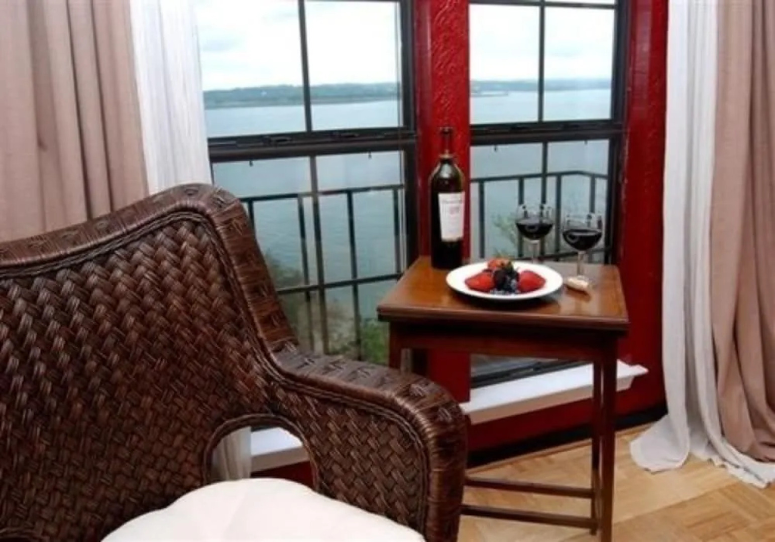 The Lakehouse Bed & Breakfast