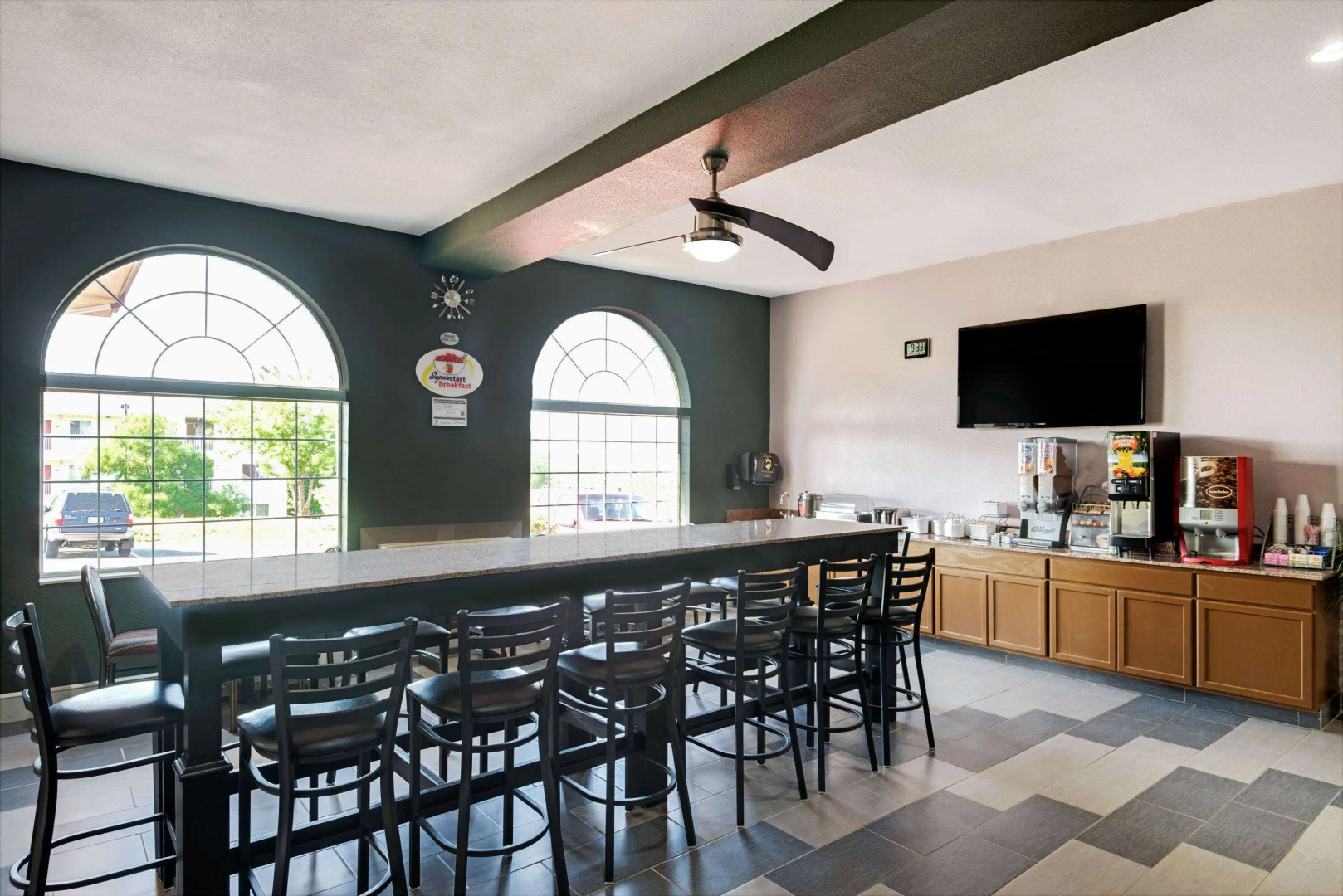 Super 8 by Wyndham Kansas City