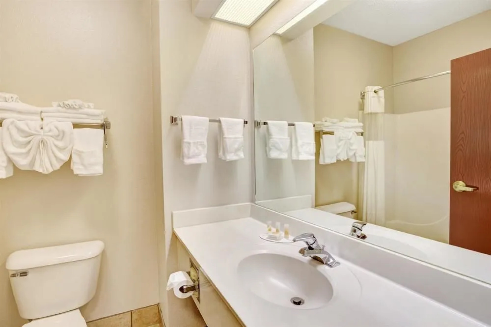 Days Inn Suites Airport Southwest