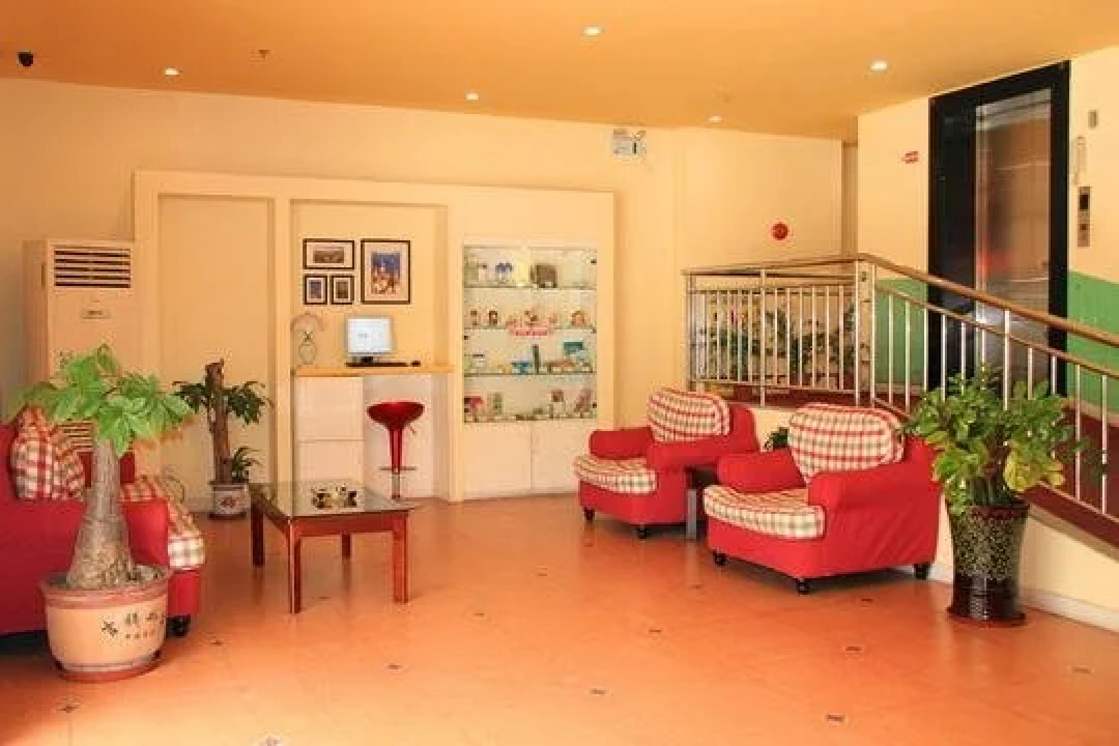 Home Inn Heyuan Railway Station