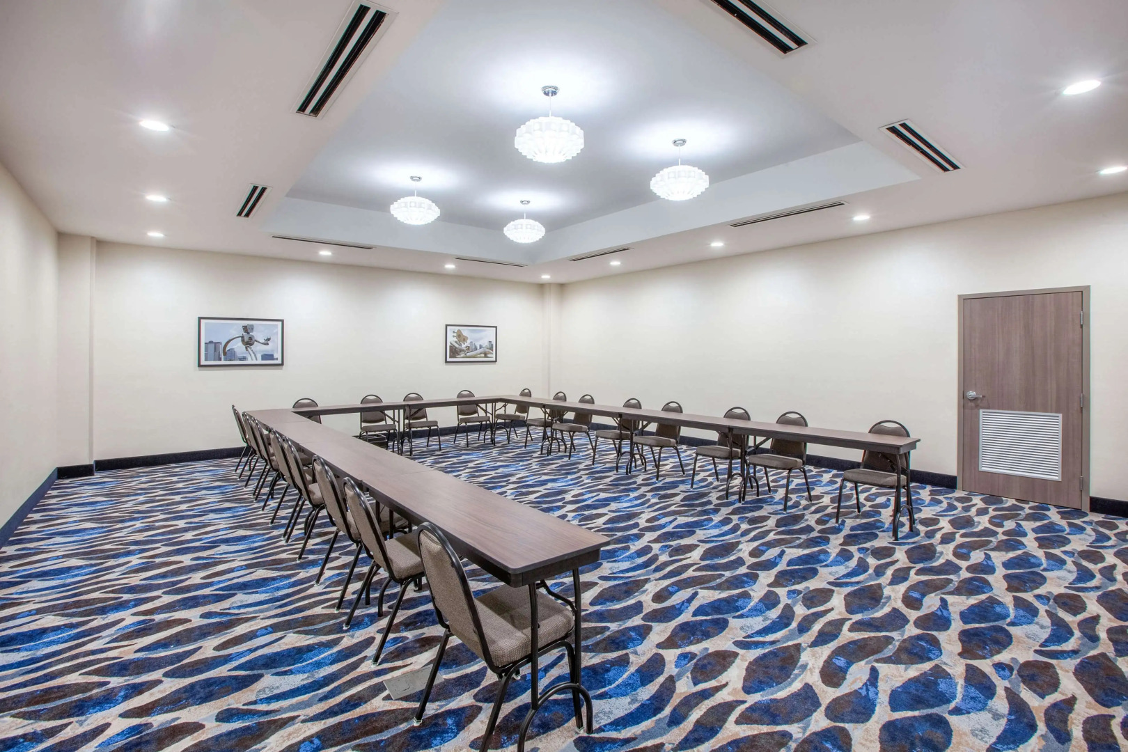 La Quinta Inn & Suites by Wyndham Dallas Duncanville