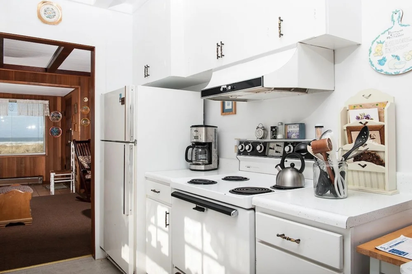 The Hamptons 2 Br cottage by RedAwning