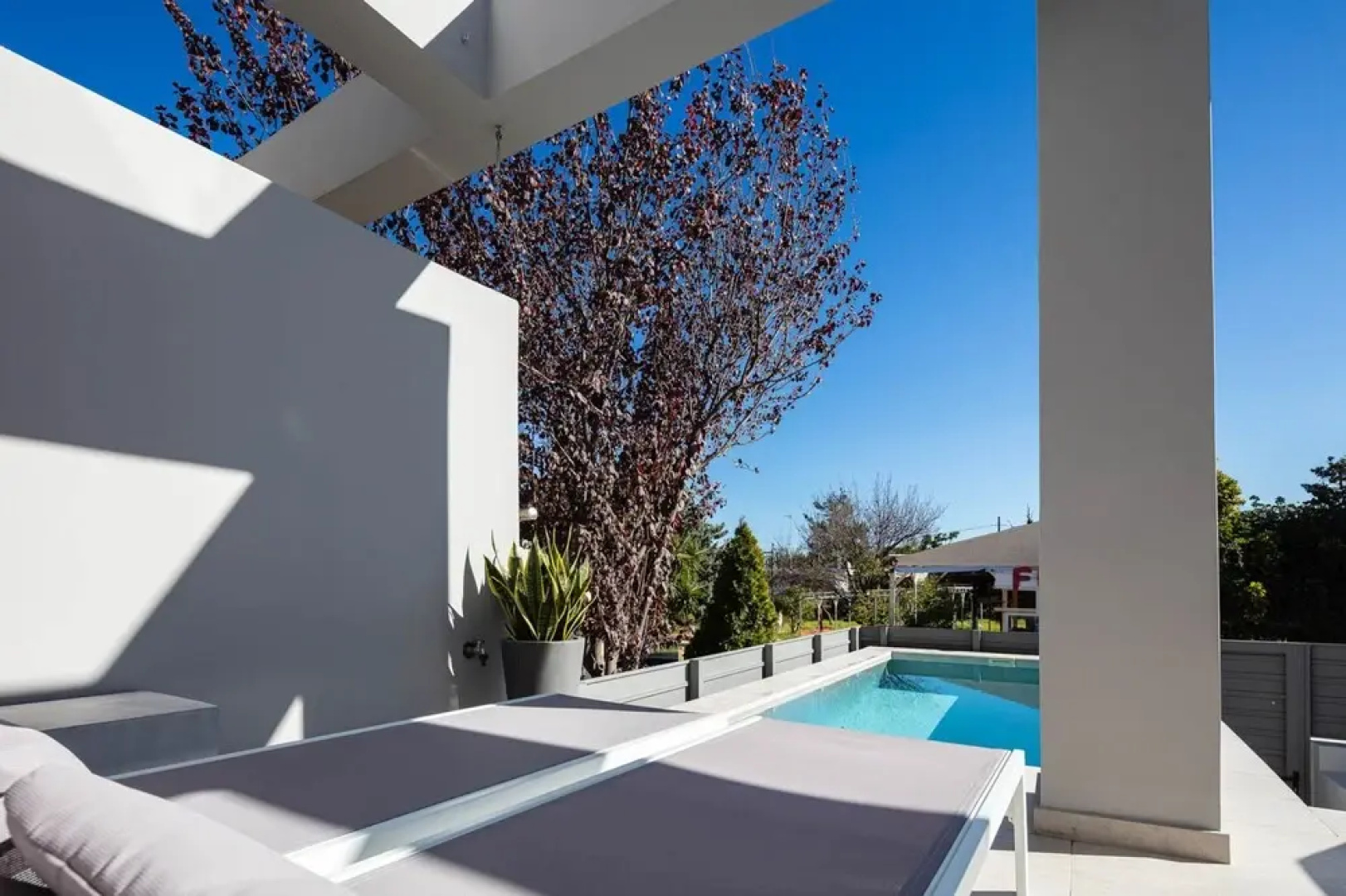 Akonizia Luxury House - With Private Swimming Pool