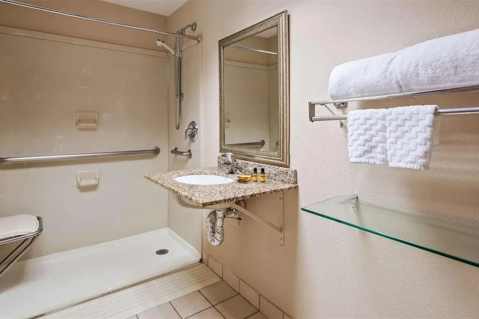 Best Western Plus Chicago Hillside