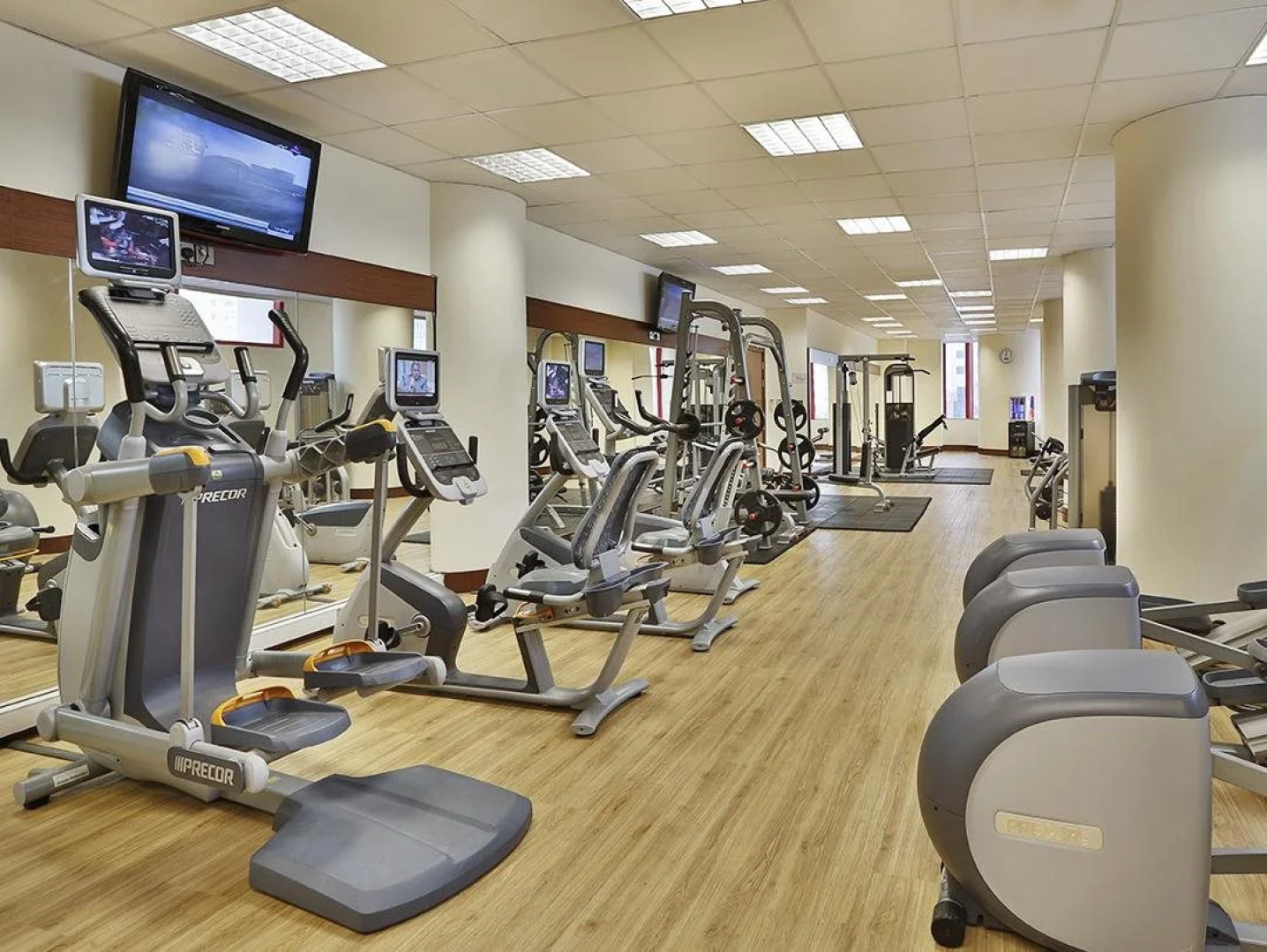 Отель City Seasons Al Hamra Hotel