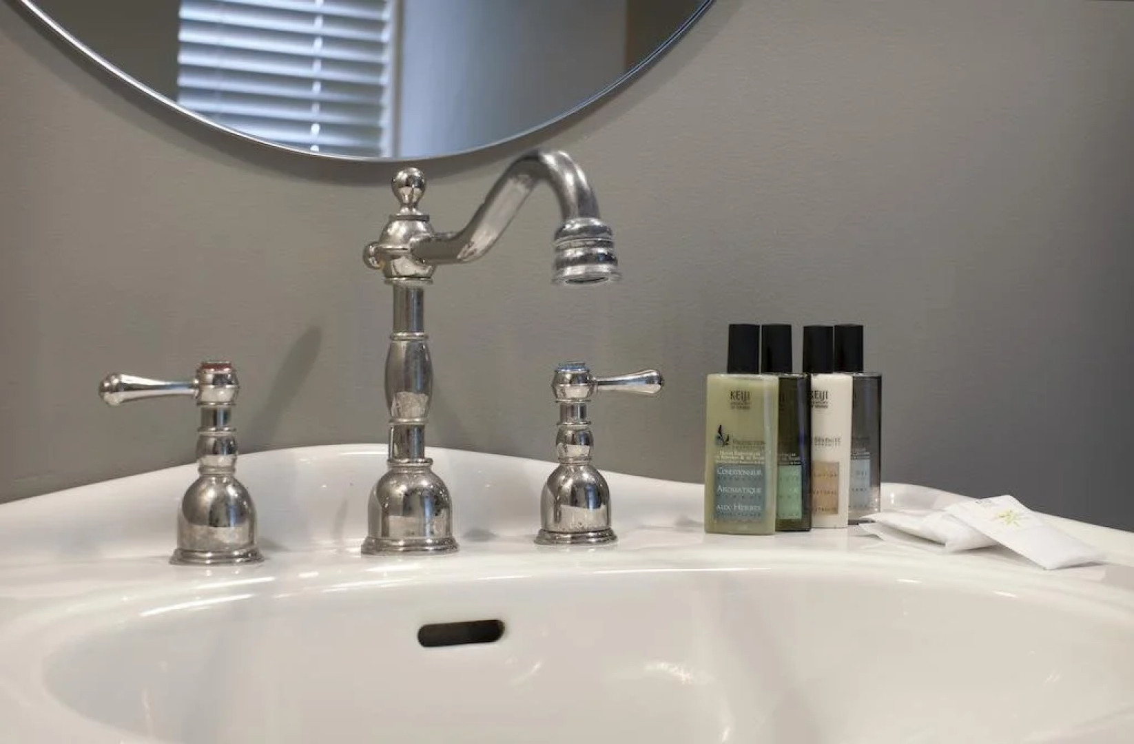 Le Pleasant Hôtel & Café