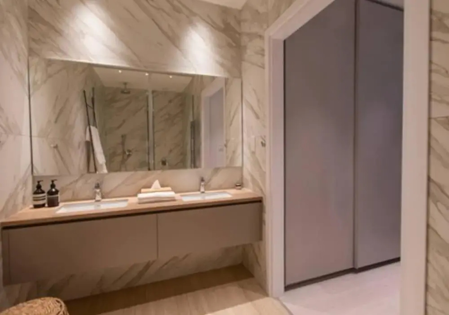 A Spectacular Suite Apartment on a new High Rise