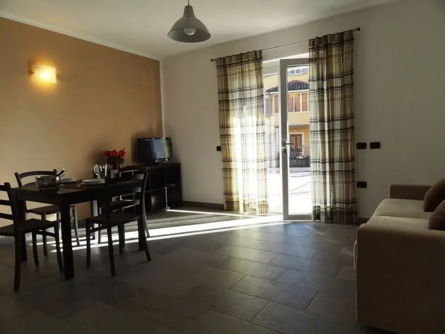 Helianthus Residence