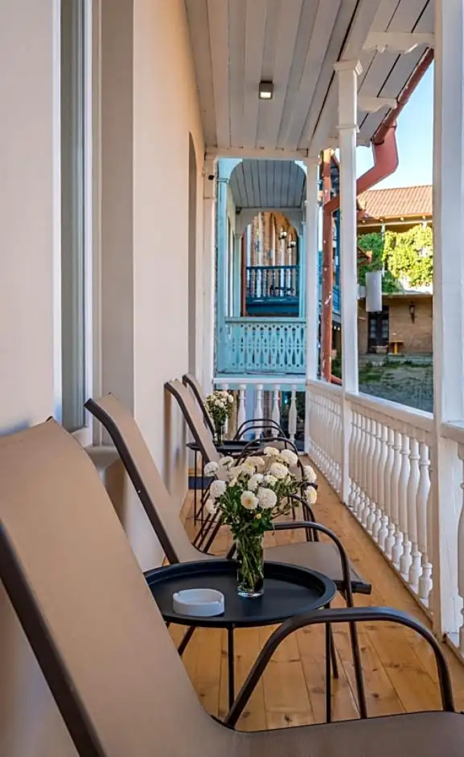 Hotel History • სასტუმრო ისტორია