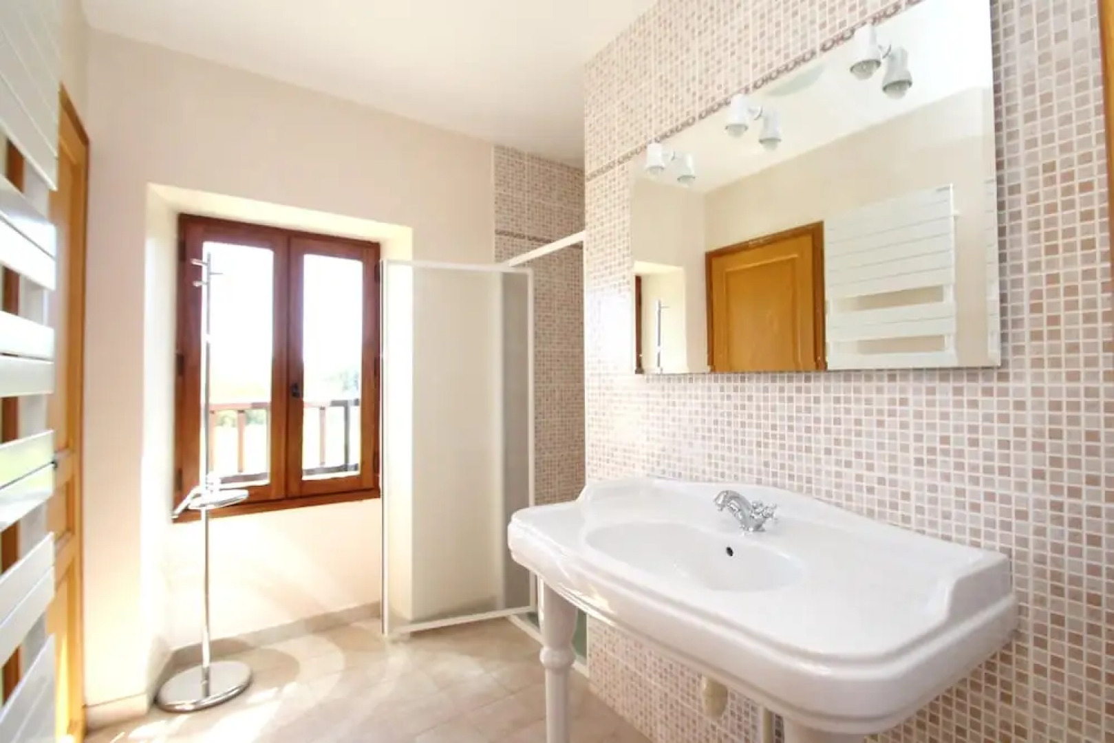 House With 2 Bedrooms in Penne, With Pool Access, Furnished Garden and