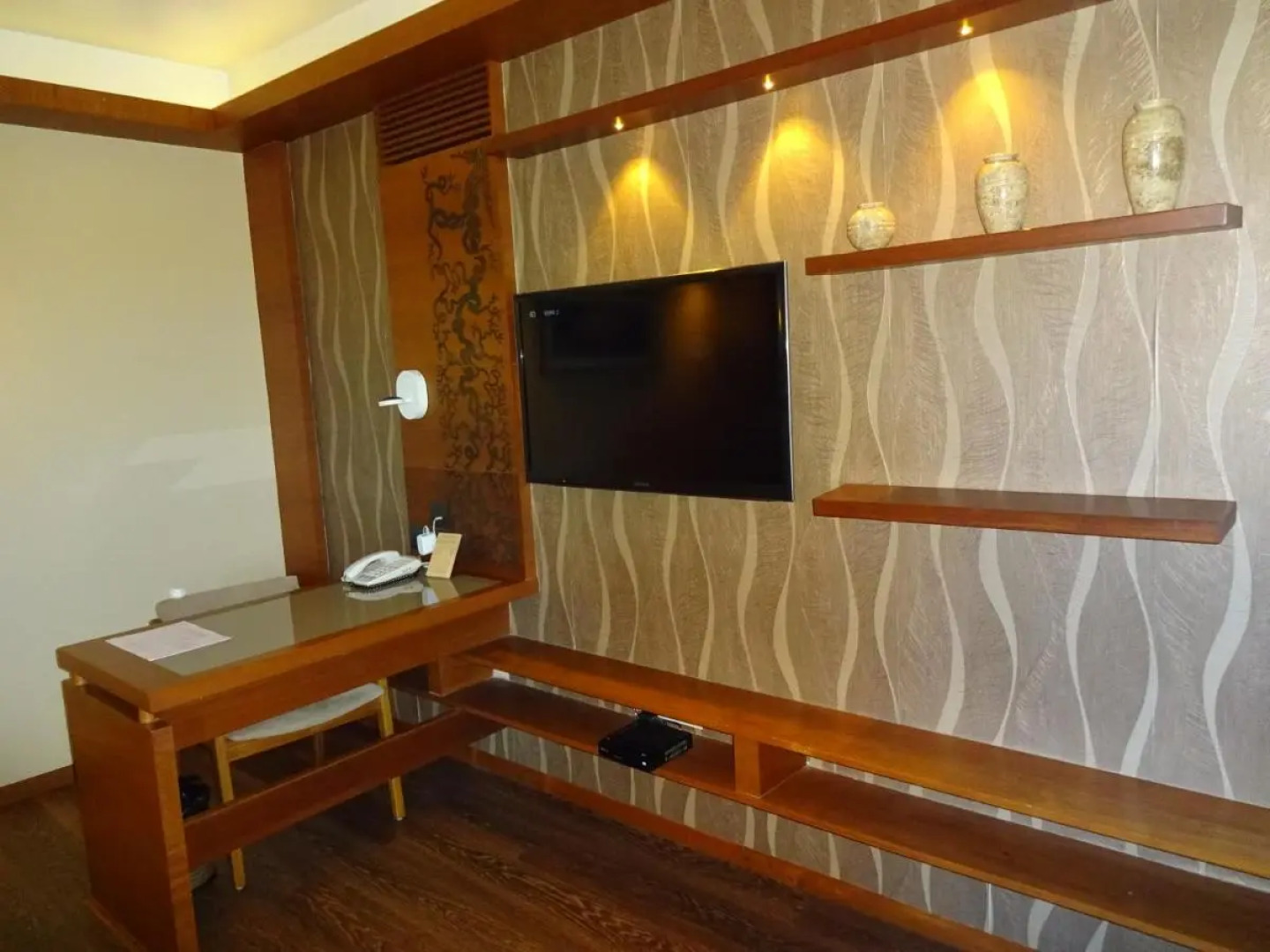 Hotel Cosmopolitan Ahmedabad