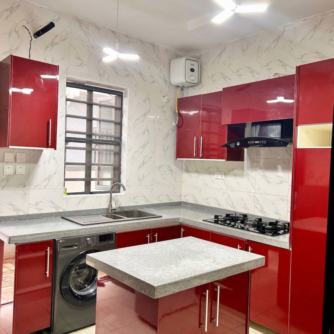 Luxury Shortlet Apartment LBS, AJAH