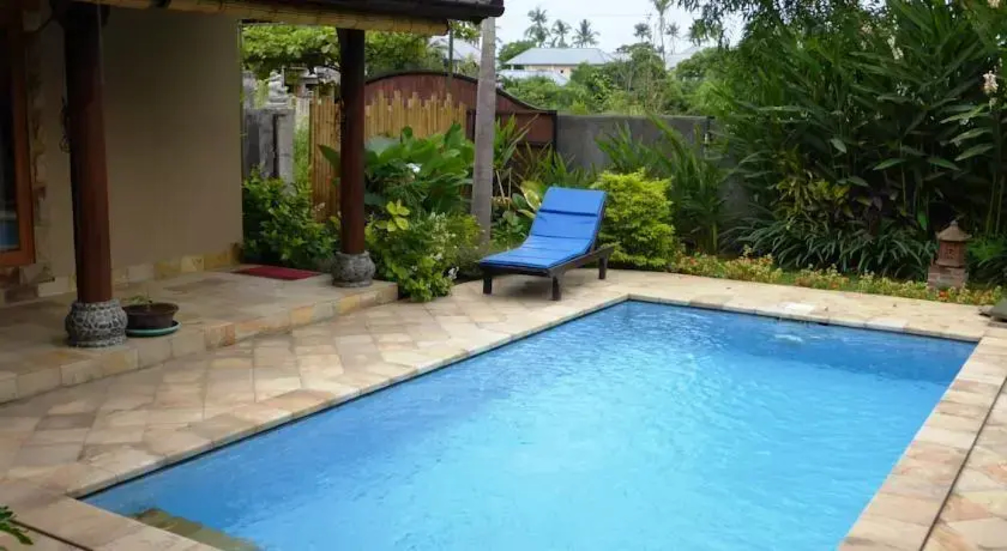 Lovina Beach Houses V