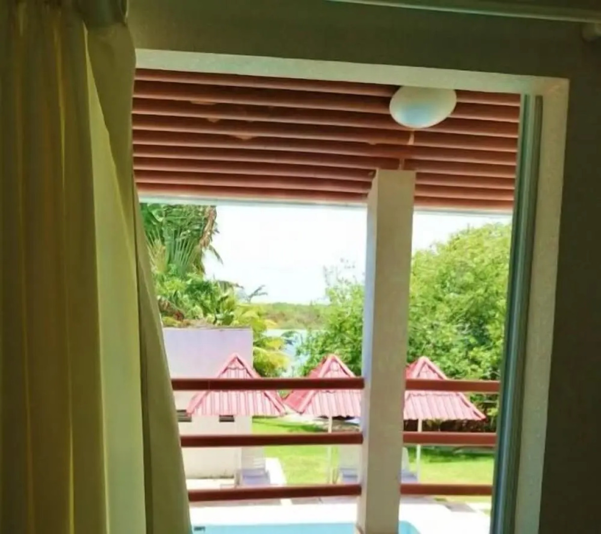 Hotel Laguna Encantada