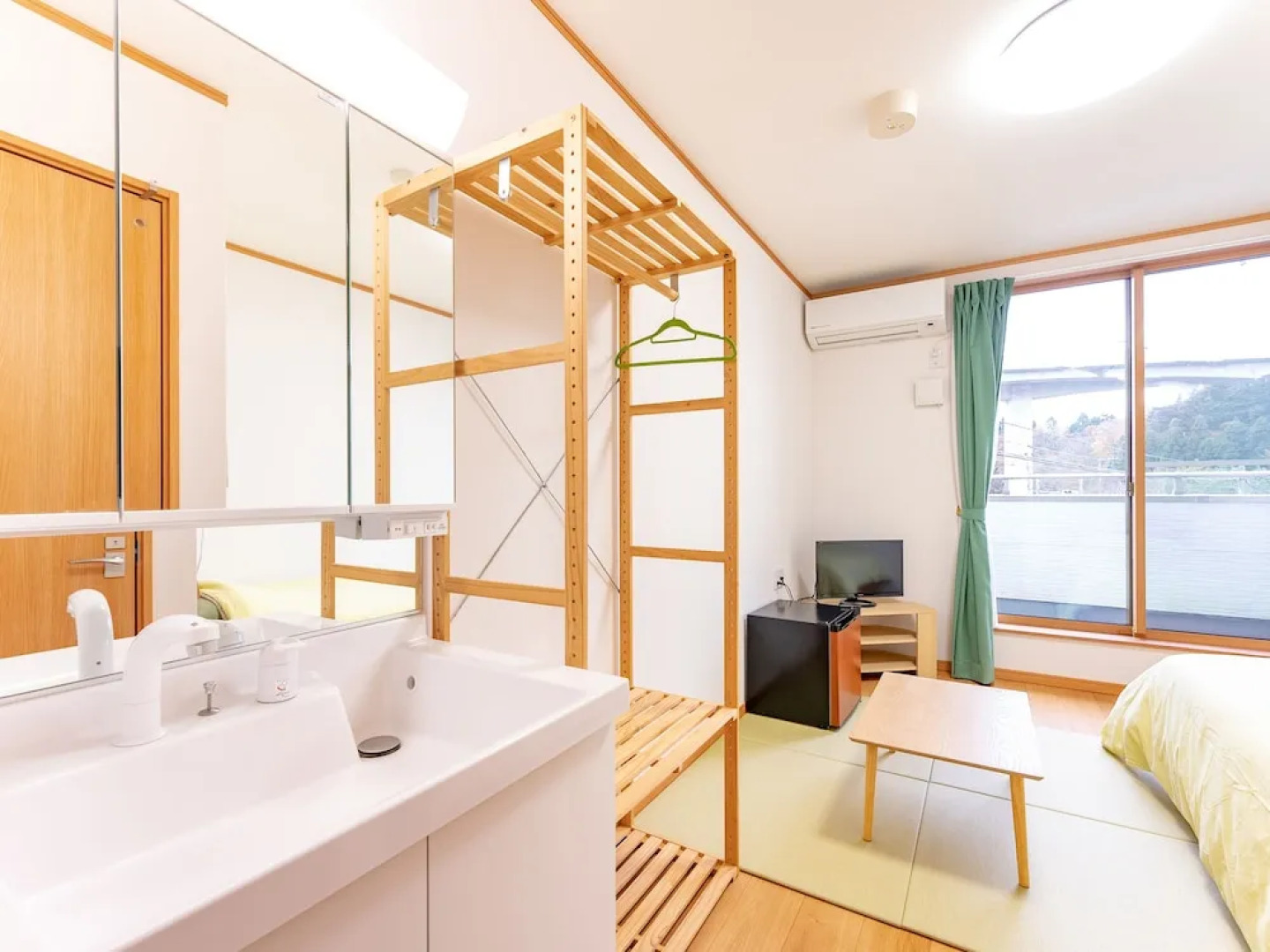 Hirononomori Maehama Bekkan - Male only