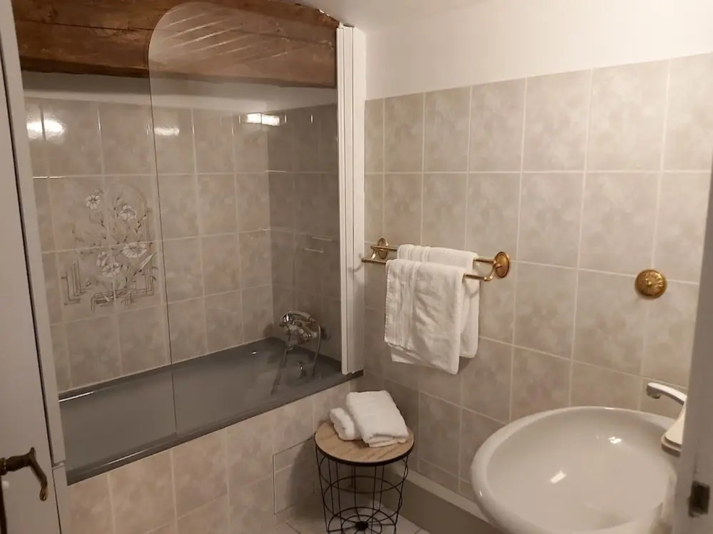 Le Logis Des Bessons