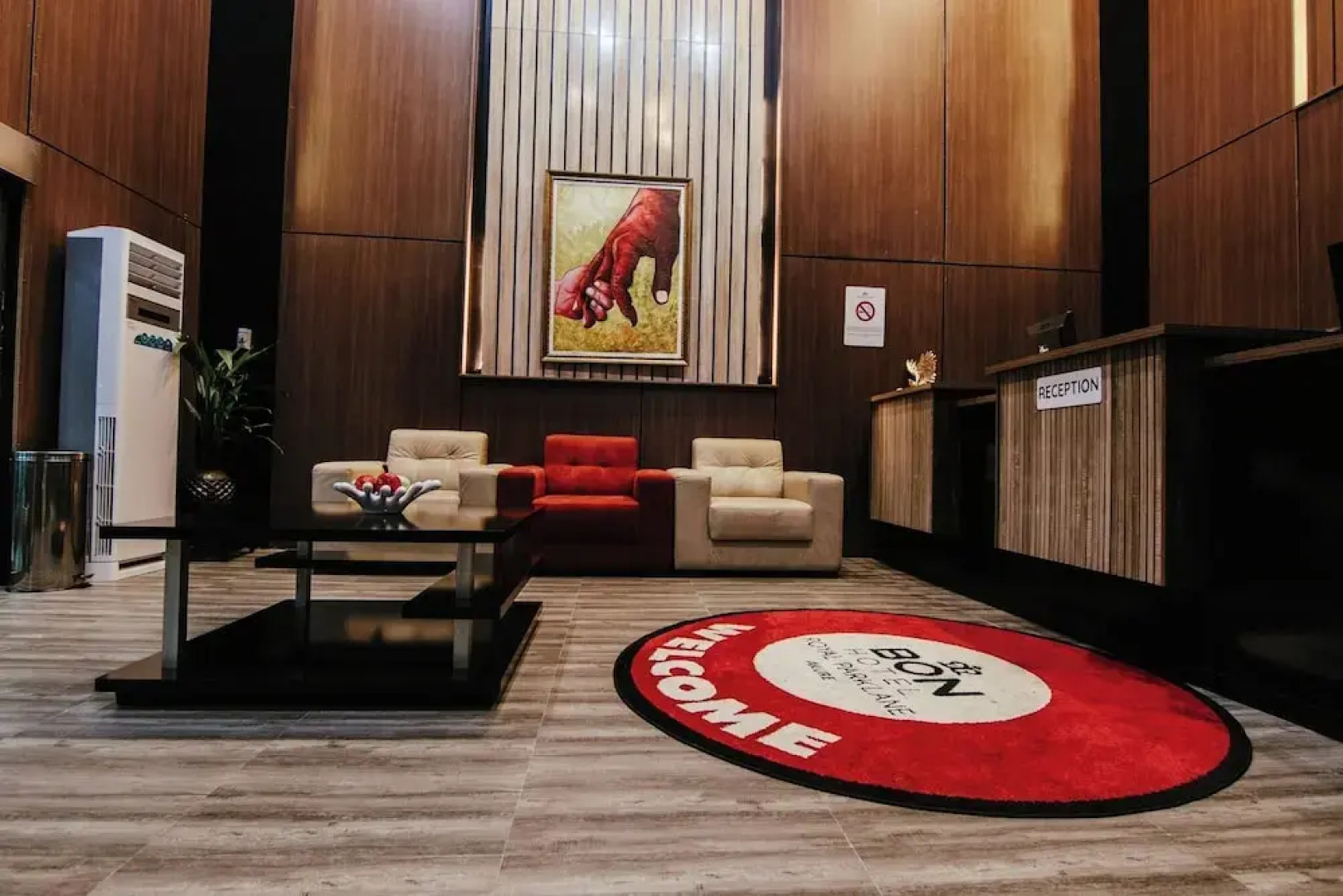 Bon Hotel Royal Parklane