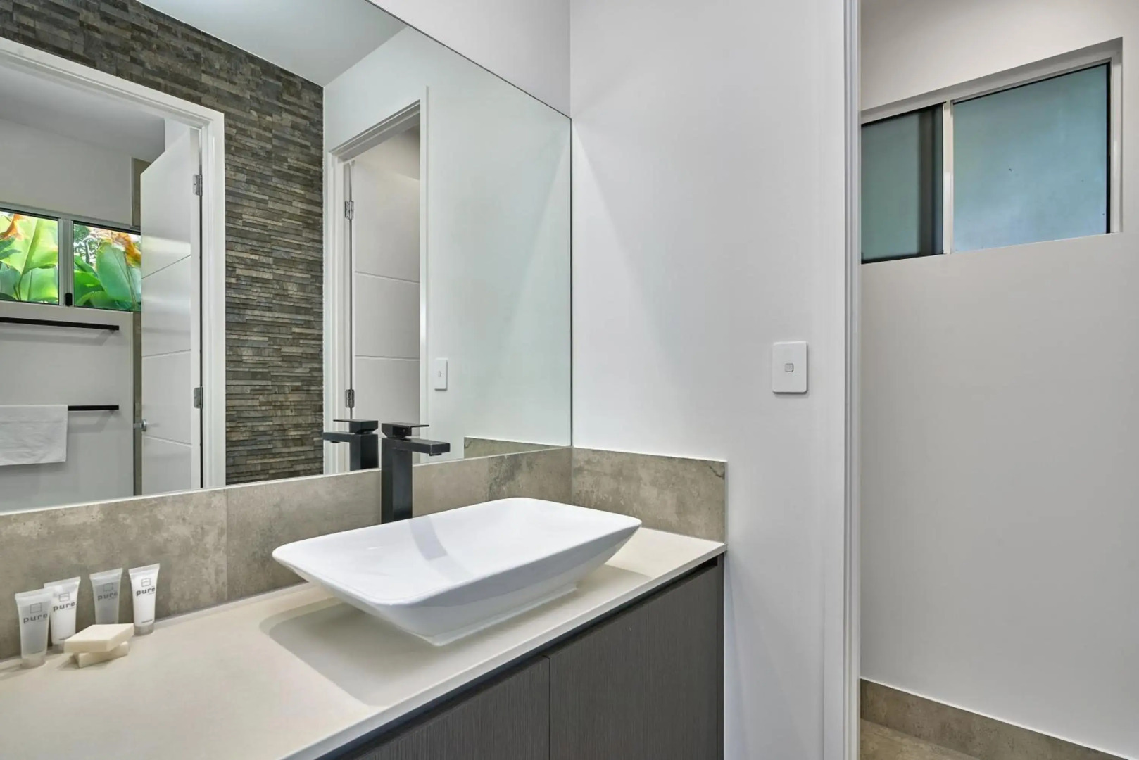 Canopy Views Luxury Holiday House Palm Cove