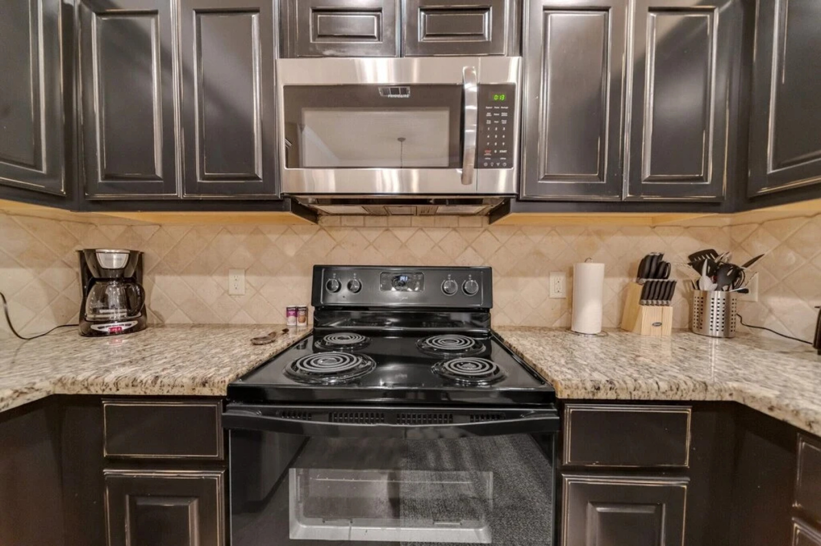 New! Stunning Apartment Just 1 Mile From Kyle!