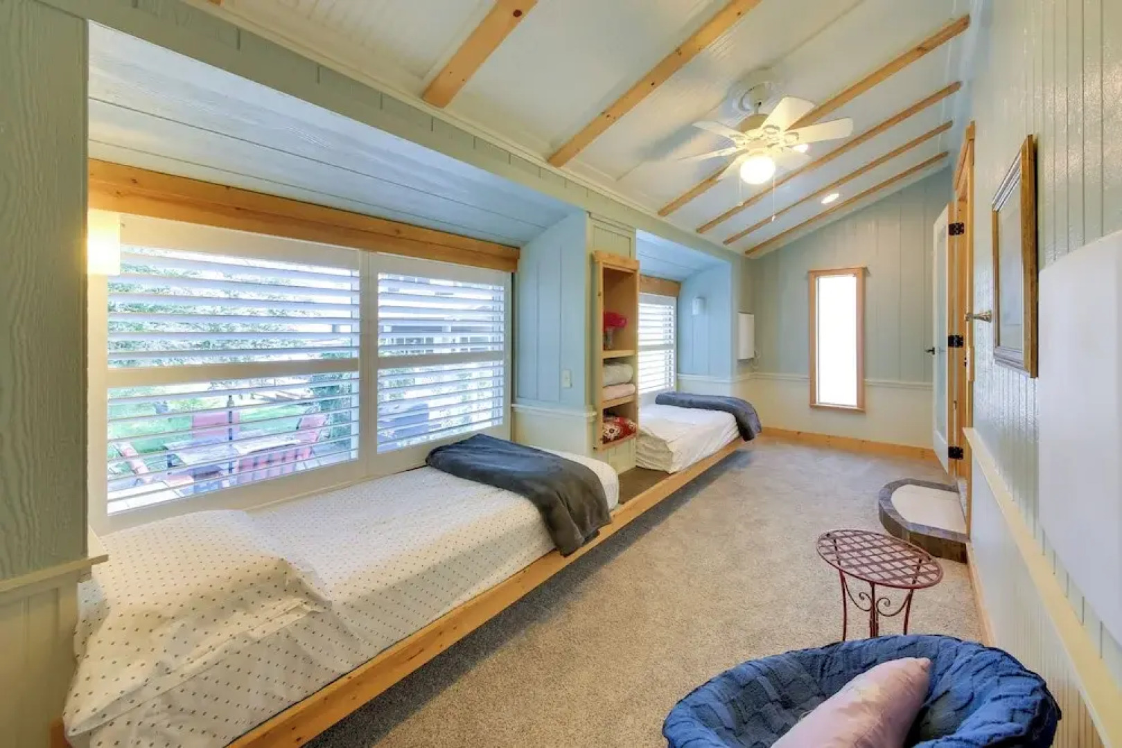 ~14 Mi to Schweitzer Mtn: Lakefront Home