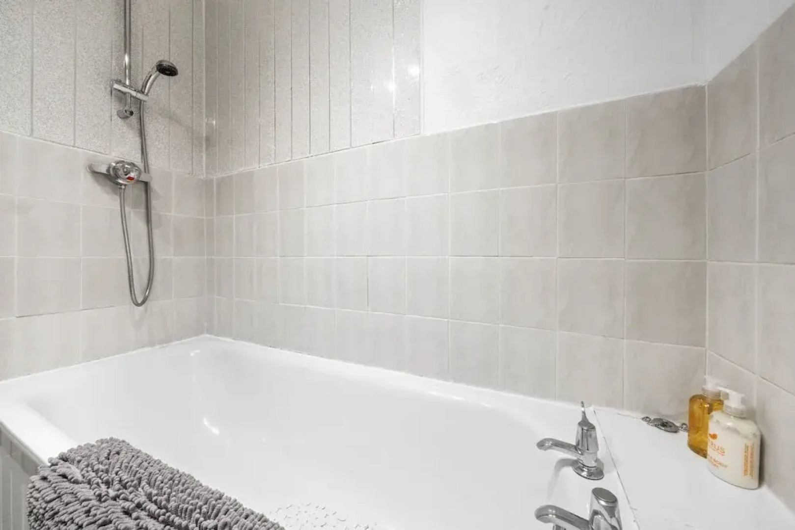 One Bedroom Apartment by Klass Living Serviced Accommodation Bellshill - Elmbank Street Apartment with WIFI  and Parking