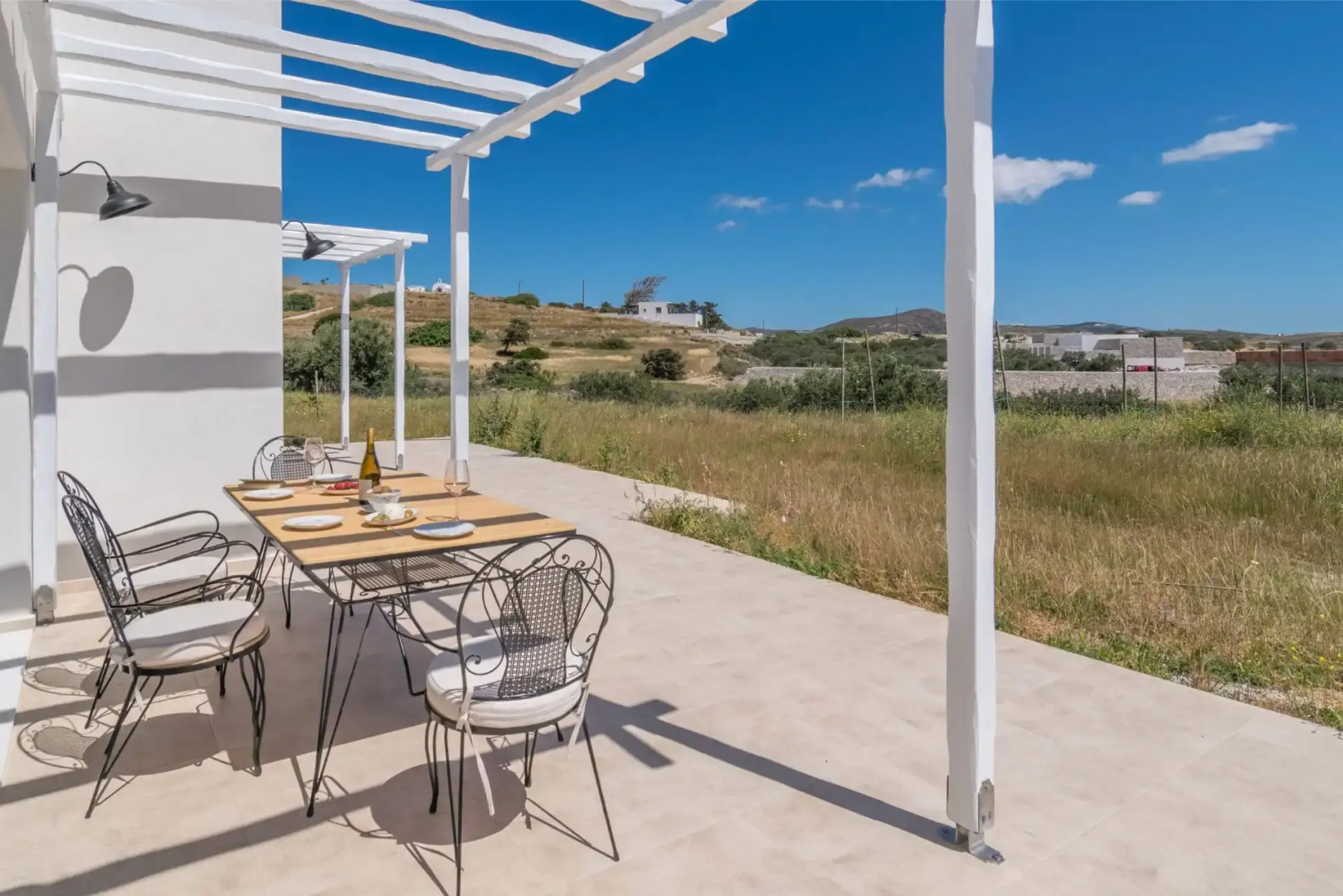 Harites Home Apartments Adamas