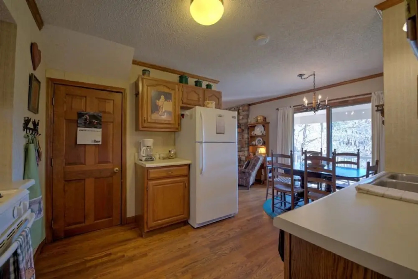 Lilly's Mountain Getaway - 4 Br Home