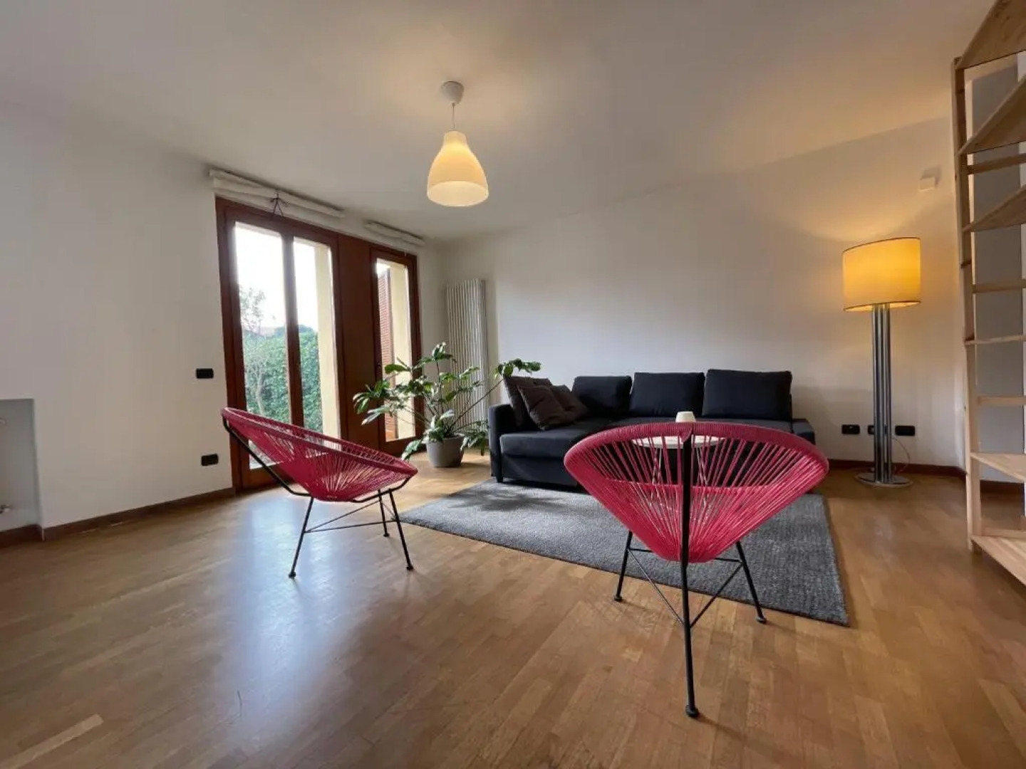 Entire accommodation with private garden near Milan and Lake Como - Free parking - Family friendly