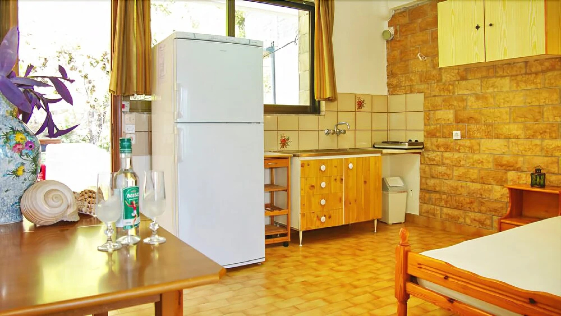 Lions2 Studios and Apartments