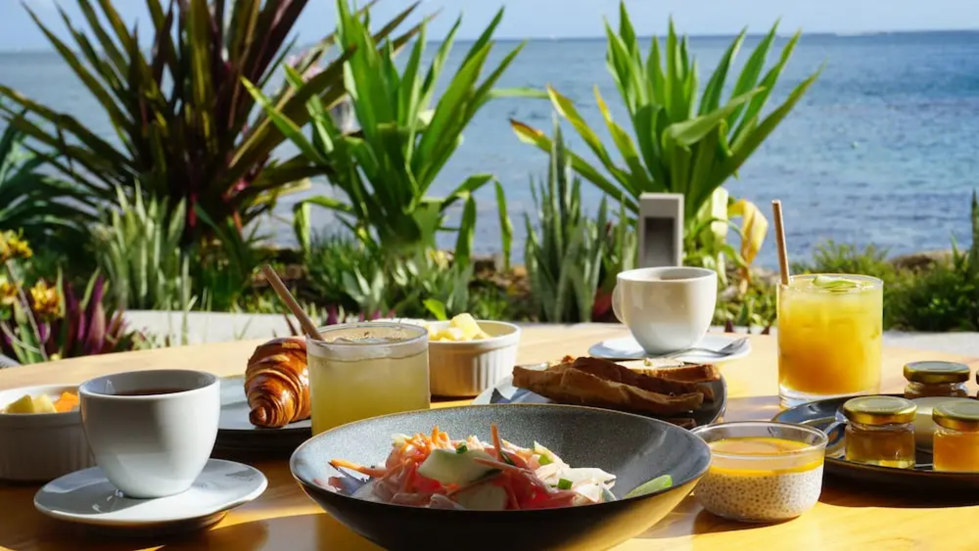 Cook's Bay Hotel and Suites