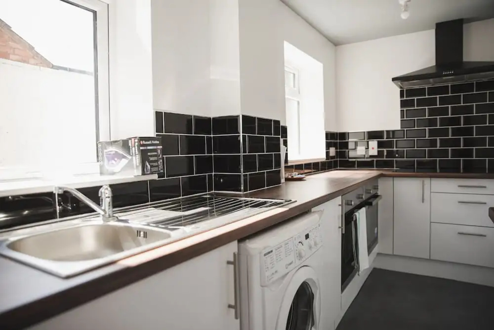 Riverside Park House by Paymán Club