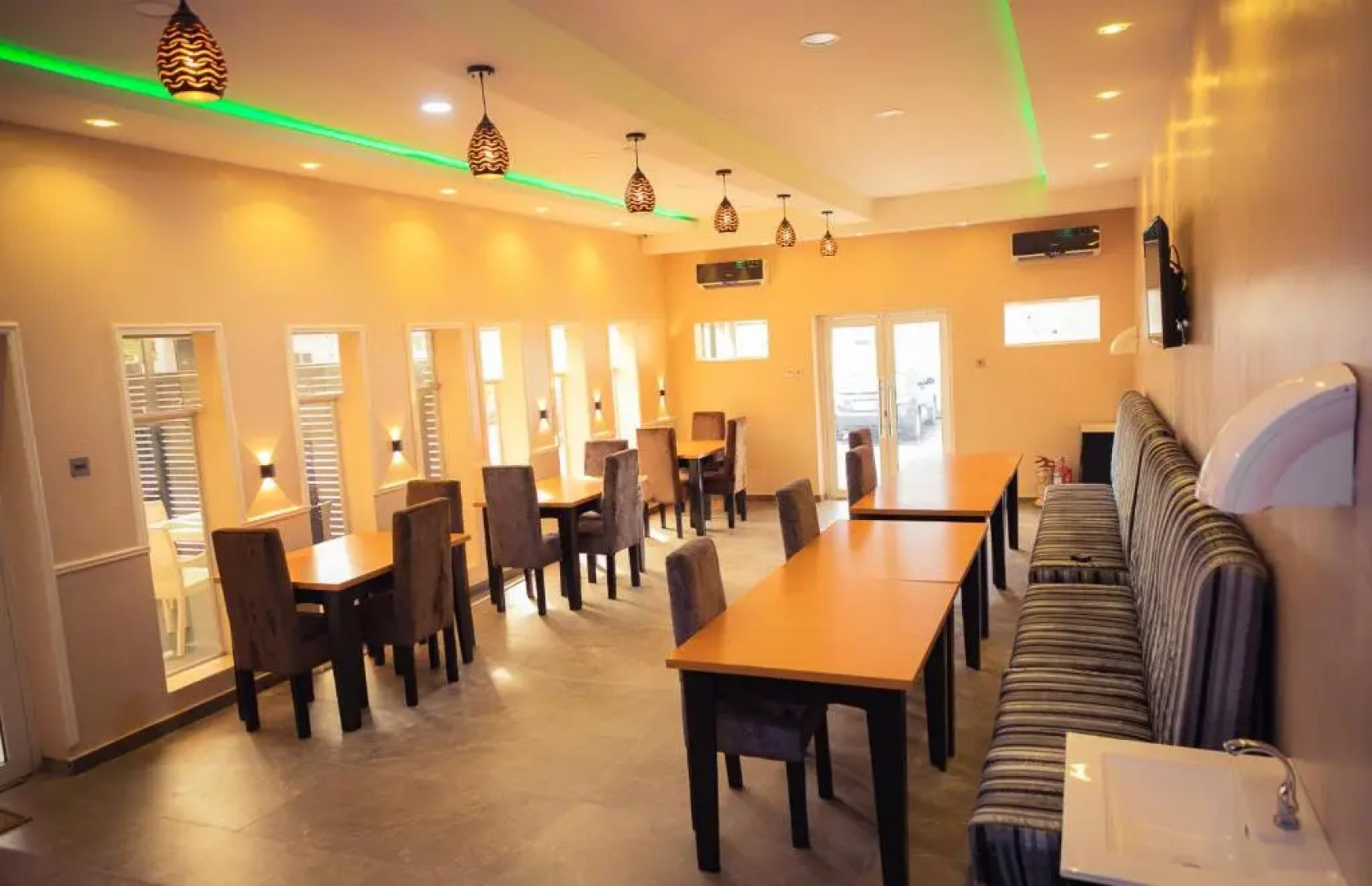 Beniks Courtyard Hotel