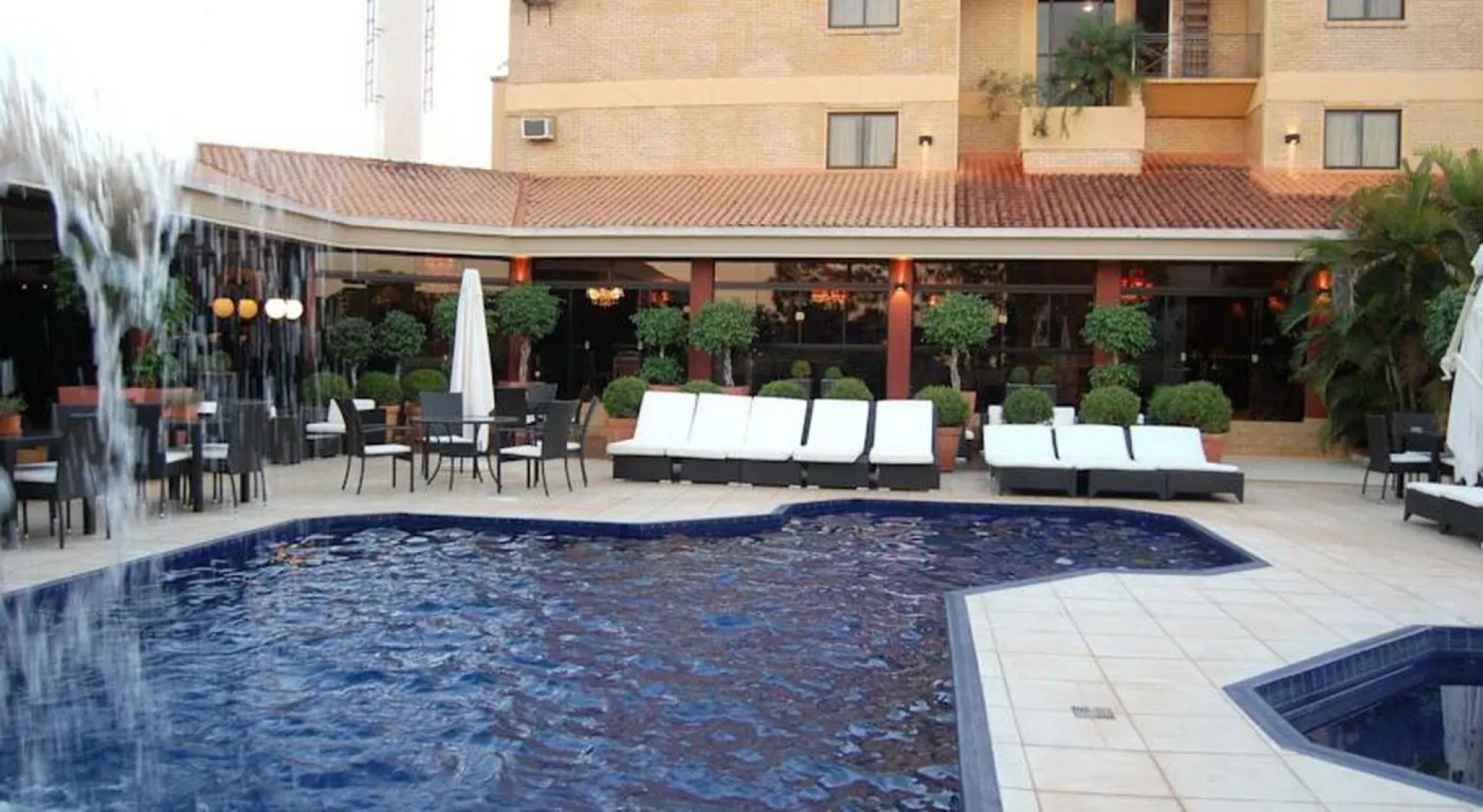 Las Ventanas Suites Hotel