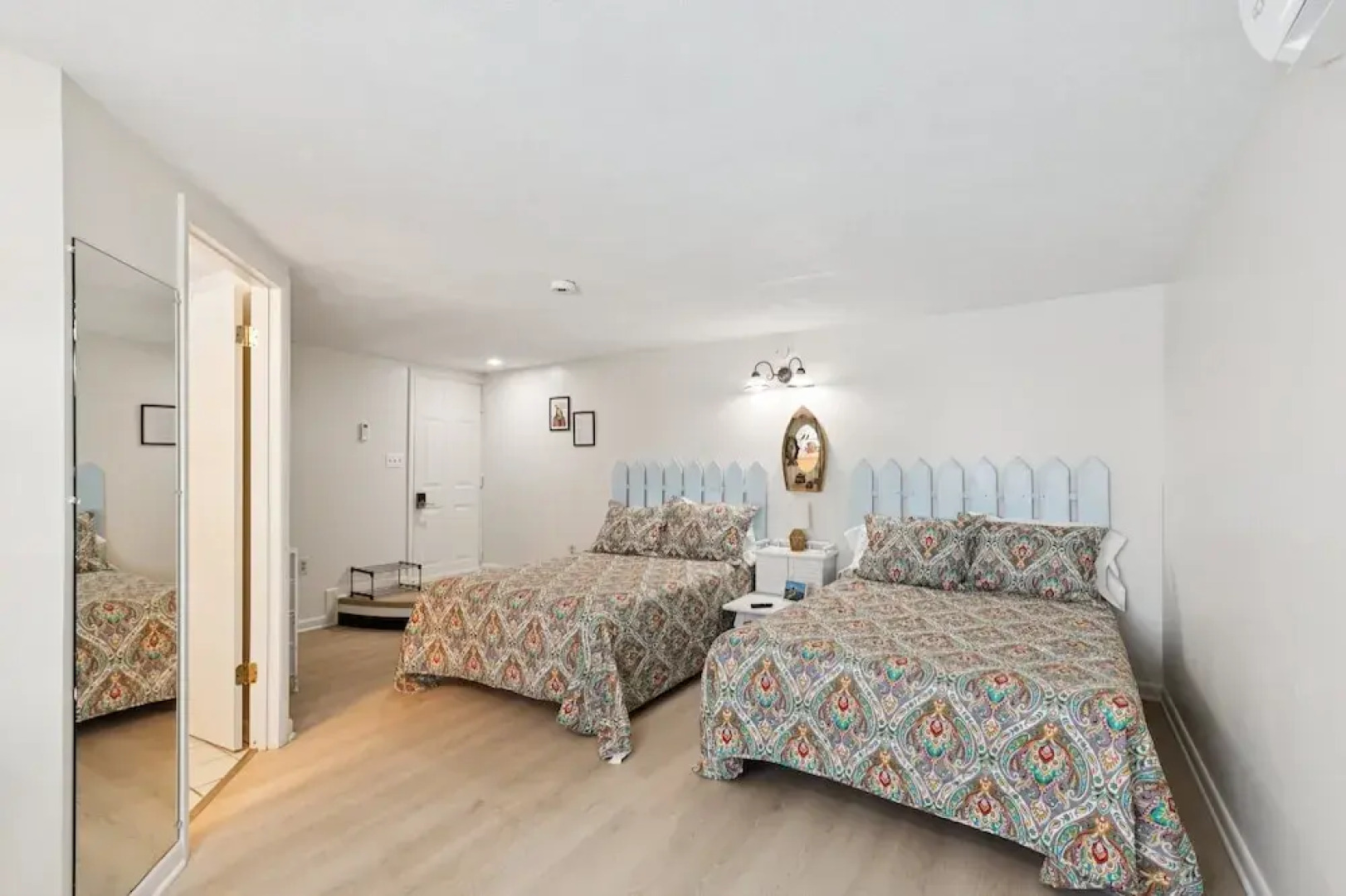 Dave's Last Resort Poolside - Long Stay Discount - Comforting Cabin 2 1 Bedroom Hotel Room