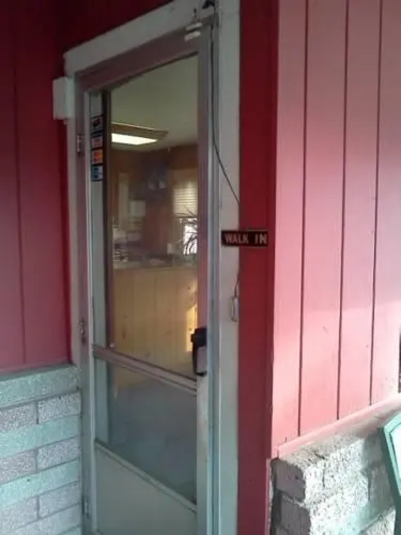 Budget Host Parkway Motel