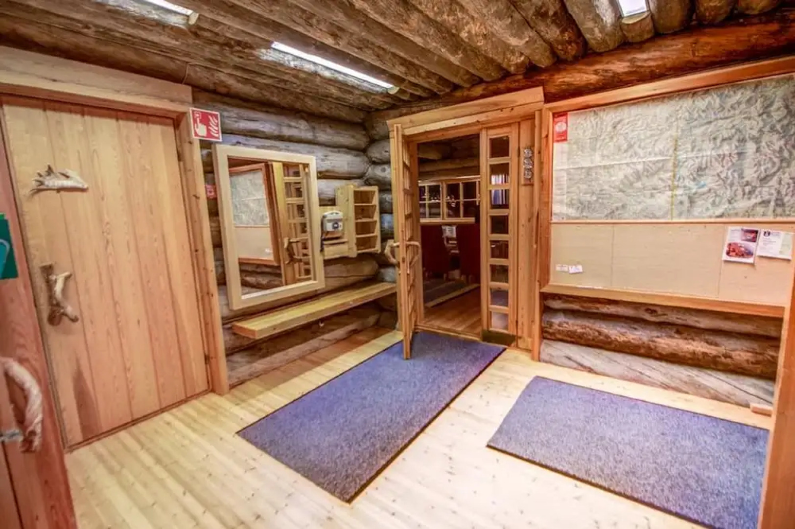 Kuukkeli Log Houses Aurora Resort