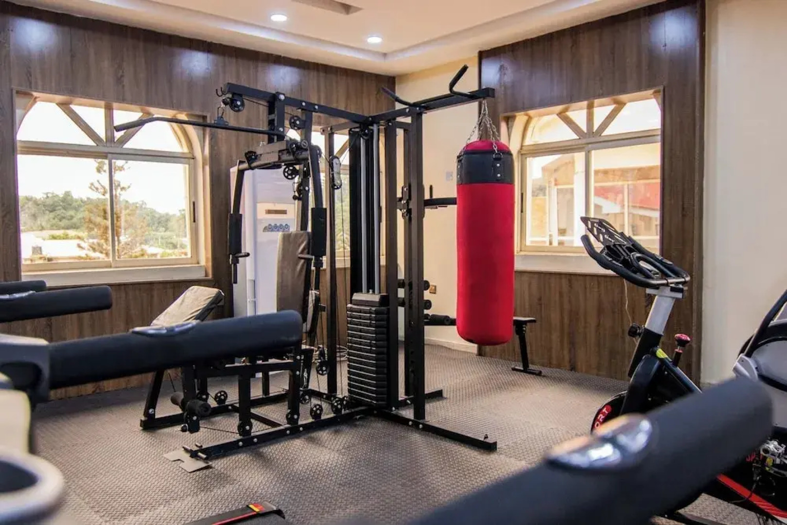 Bon Hotel Royal Parklane