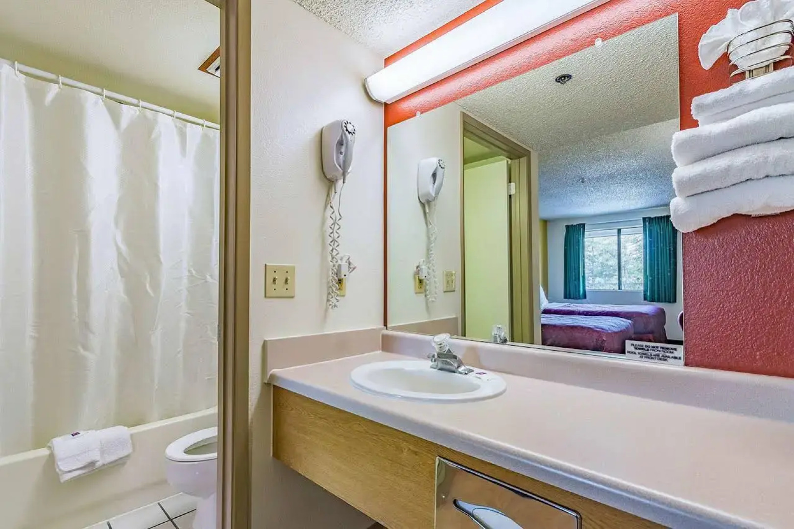 Motel 6 Fresno, CA - Yosemite Hwy