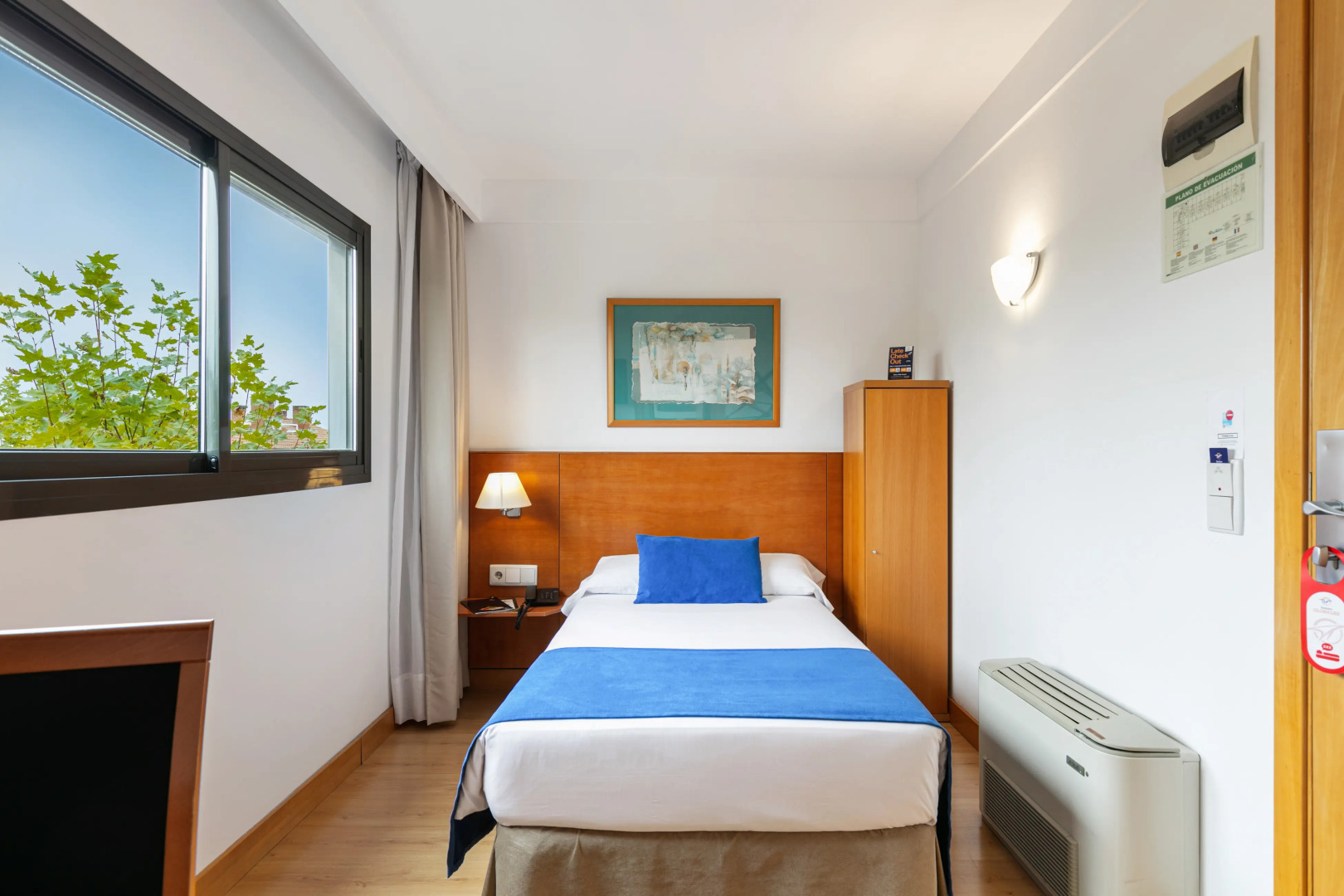 Отель Sercotel de los Reyes