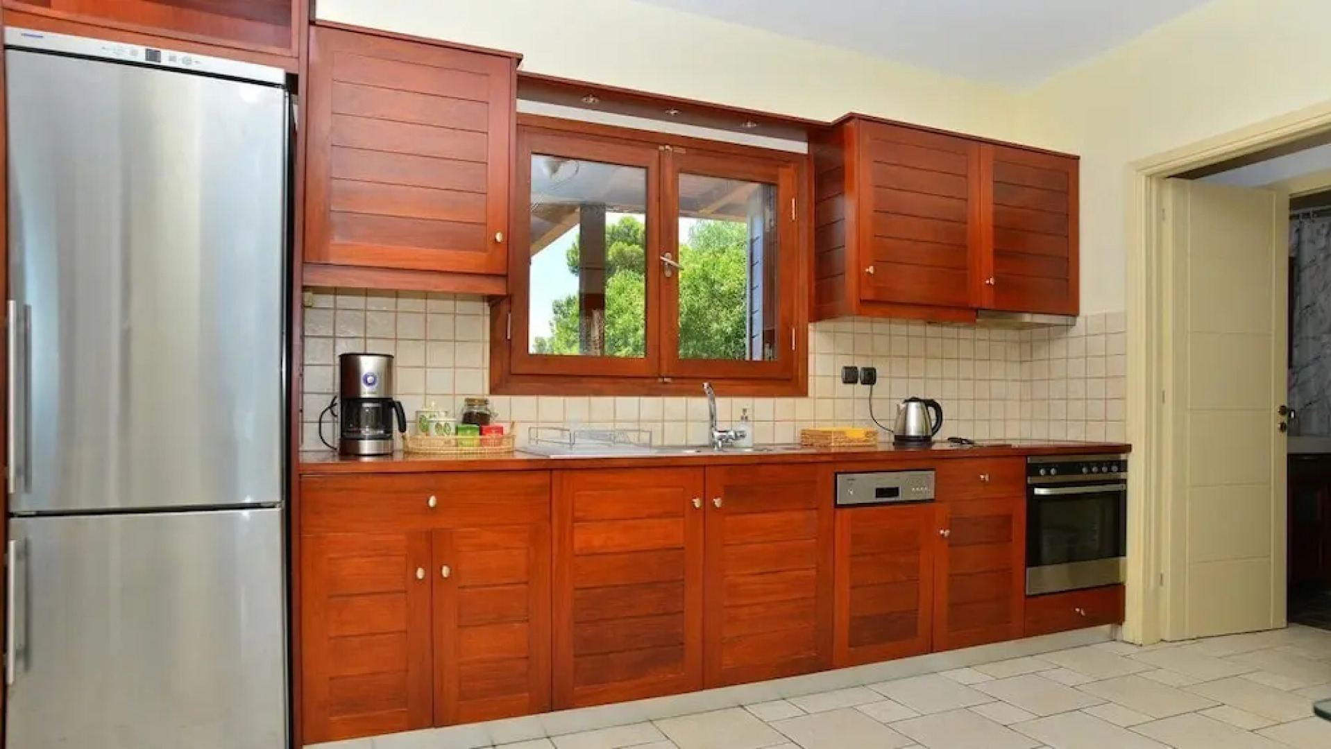 PYRGOS RALLI ESTATE Apartments and Suites