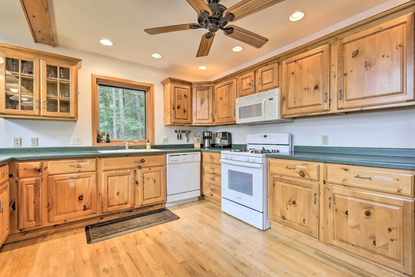 Waterfront Lake Tomahawk Cabin w/ Game Room!