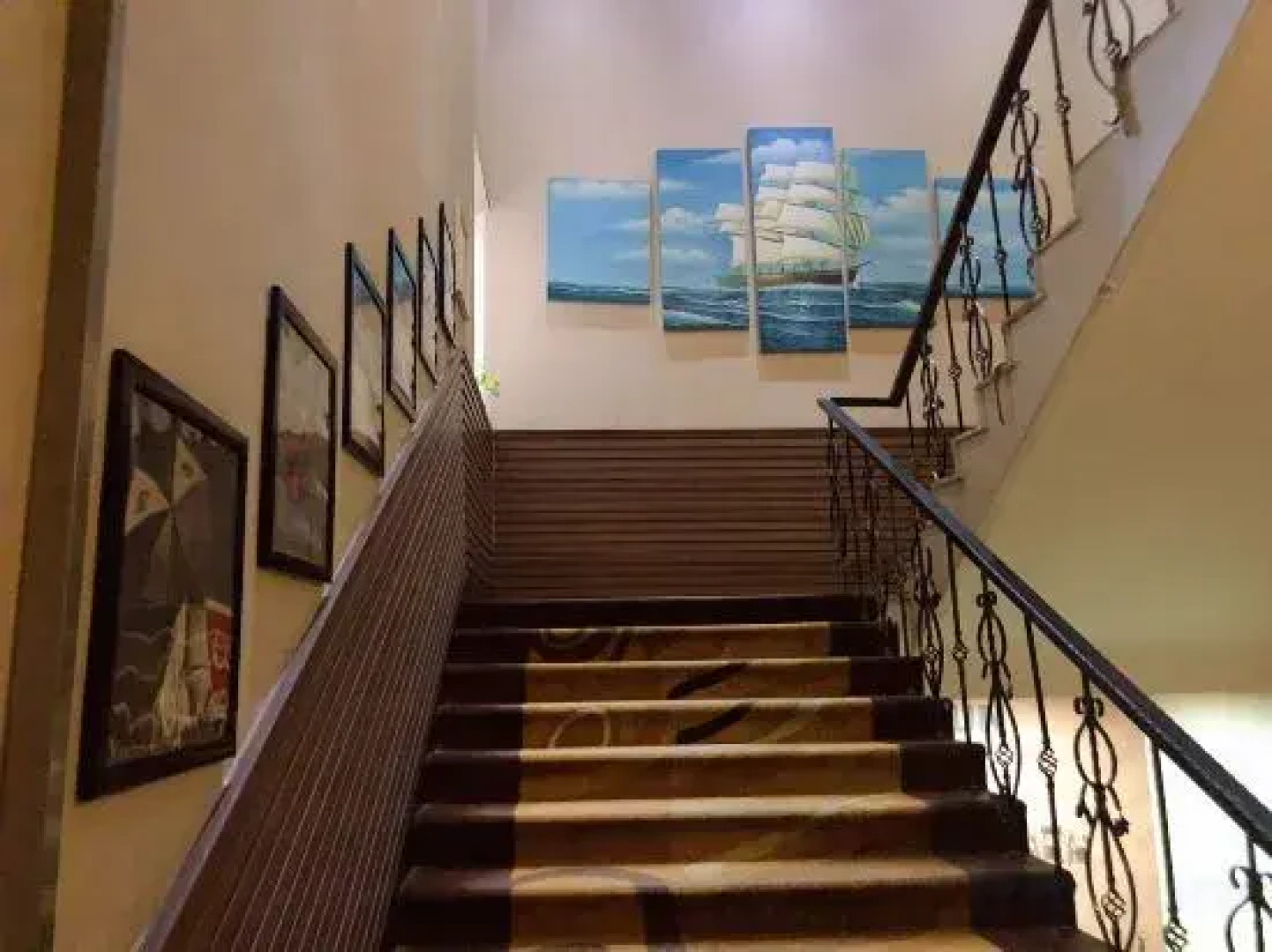 Daqing Zhichingchun Holiday Hotel (Baicheng Railway Station)