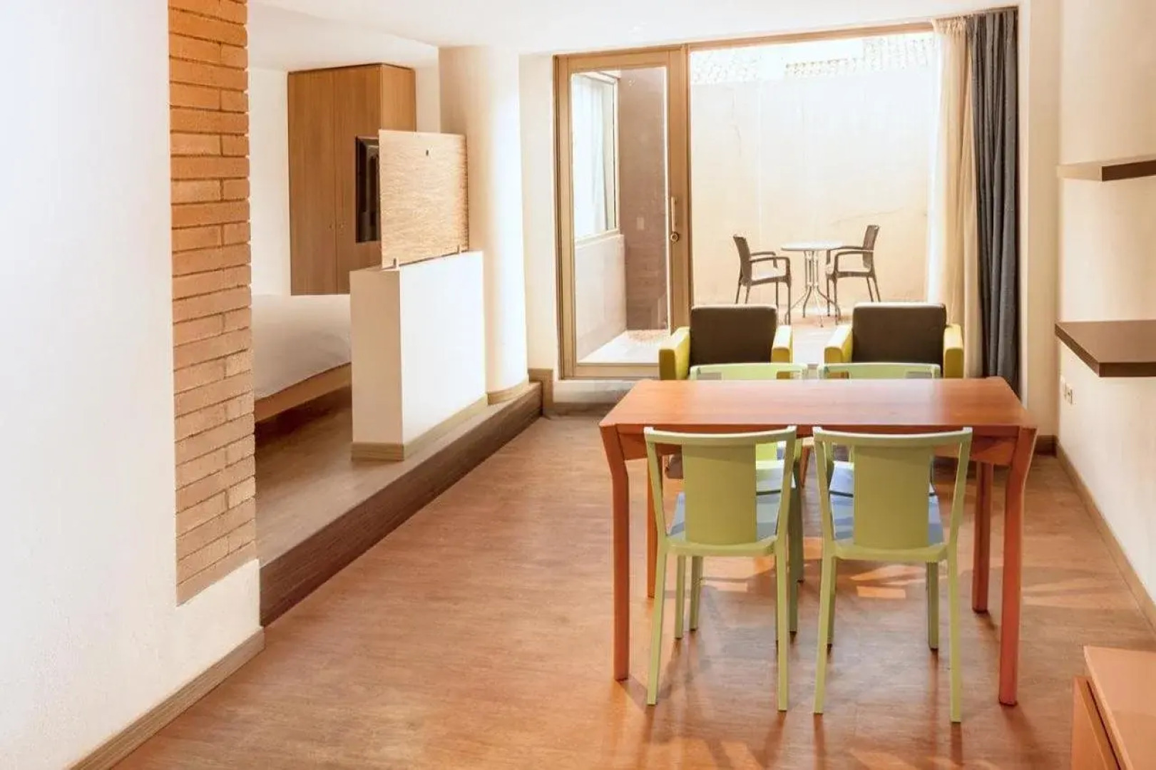 Viaggio Teleport Suites