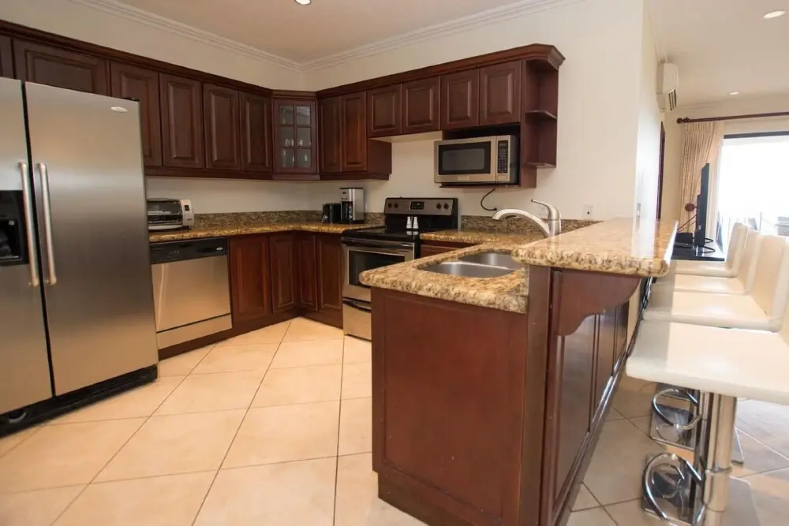 Luxury 3 bedroom condo with ocean view and private balcony